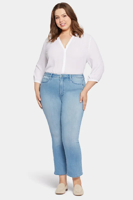 Slim Bootcut Ankle Jeans In Plus Size - Lustre