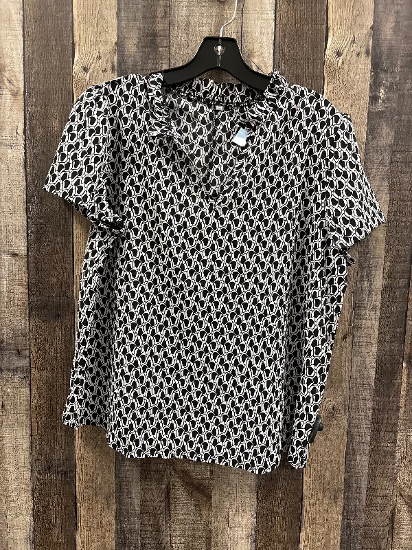 Top Short Sleeve By Cmf In Black & White, Size: Xl